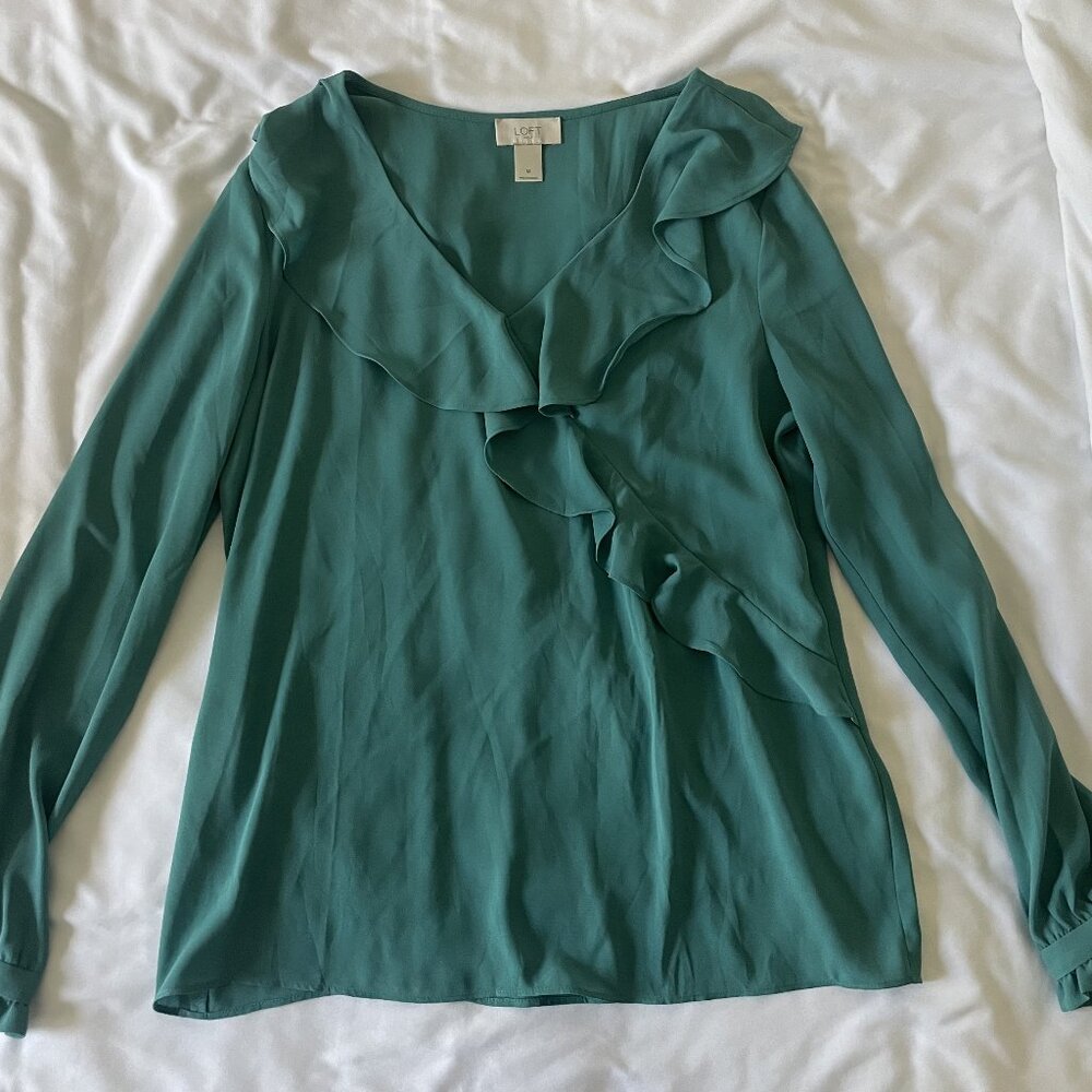Ann Taylor LOFT long sleeve ruffled blouse